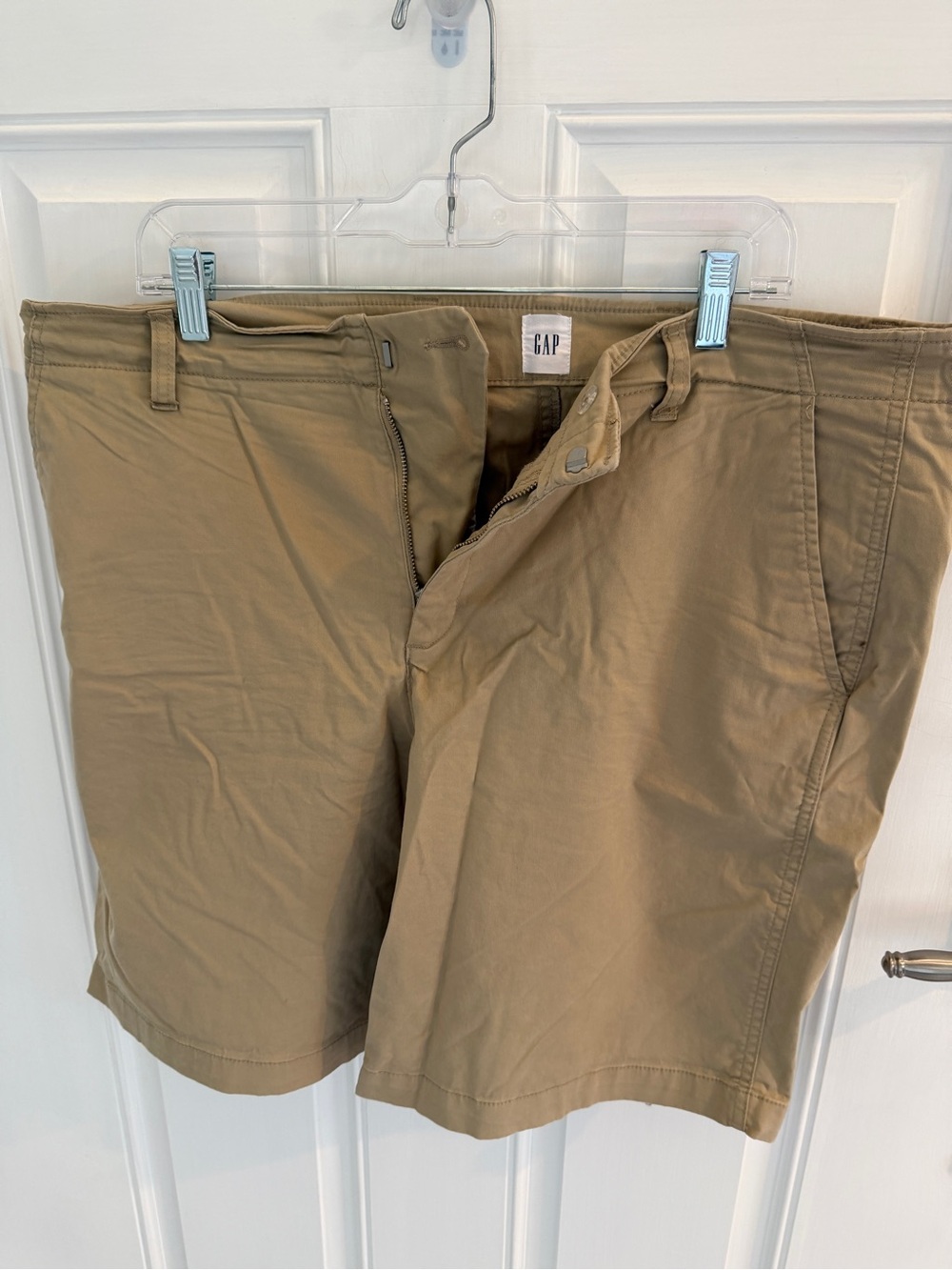 GAP Women's Classic Khaki Shorts